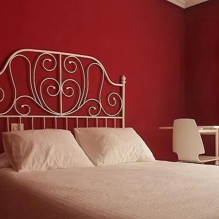 Sweet בית הארחה 3*